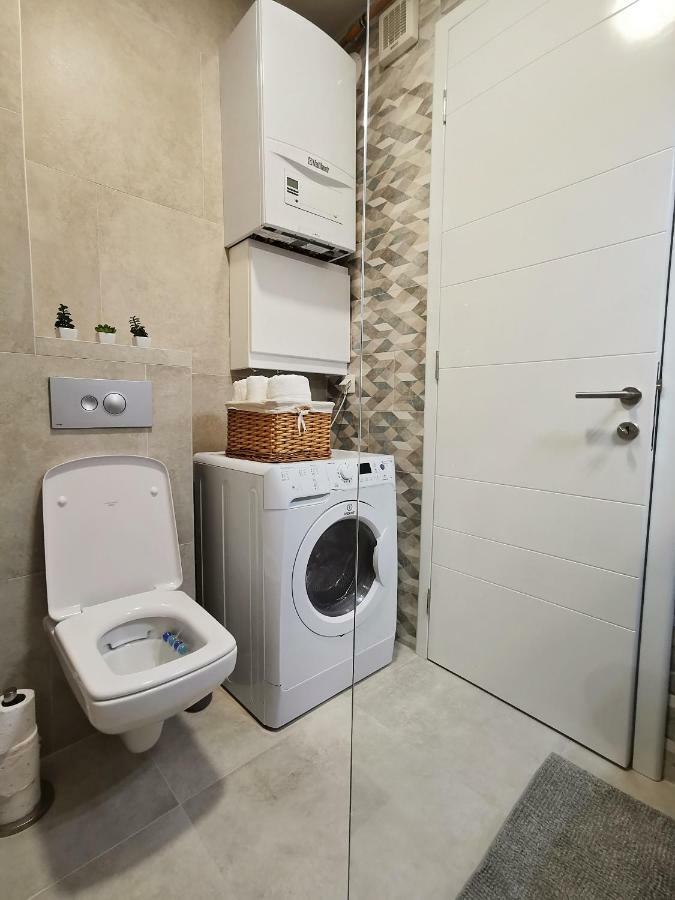 Luna Deluxe City Center & Free Parking Сараєво Екстер'єр фото